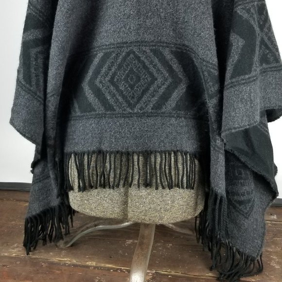 Gray Wool AEO Open Cardigan Poncho - Picture 4 of 6